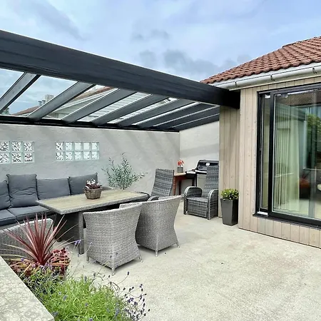 Ideal Ons - Direct Bus And Free Parking Holiday home *